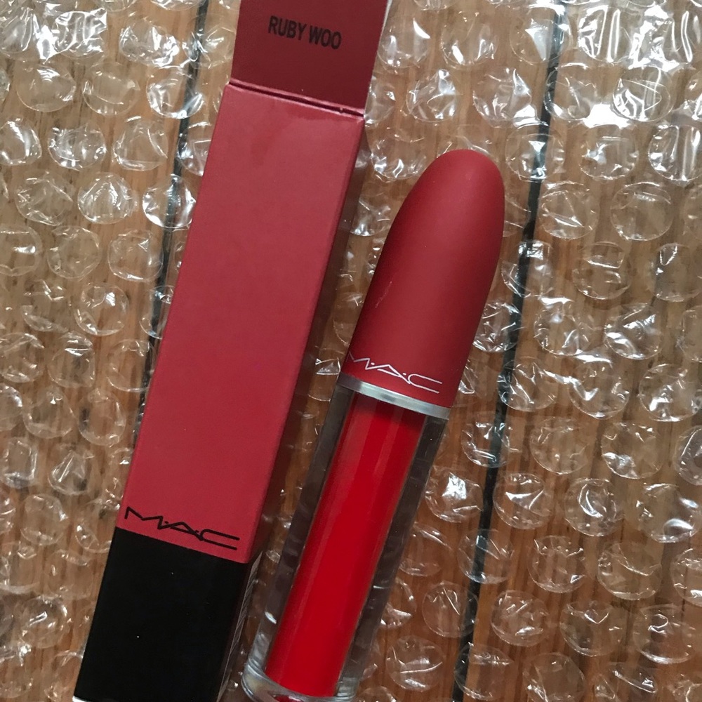 2 MAC Retro Liquid lips